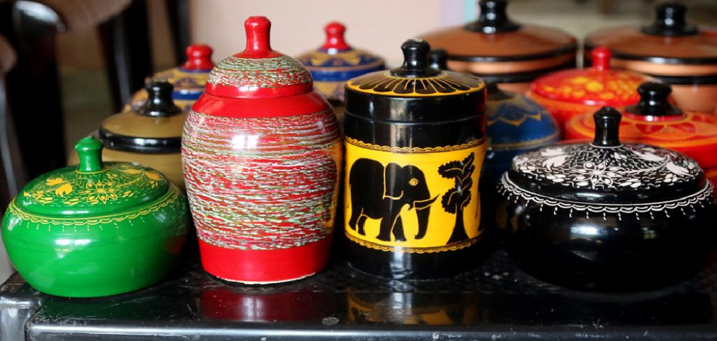 How to Decorate Pot Lids