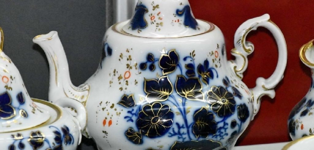 How to Use a Porcelain Teapot