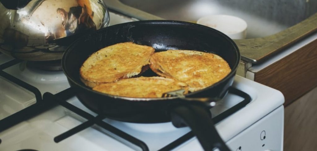 How to Use a Ceramic Pan