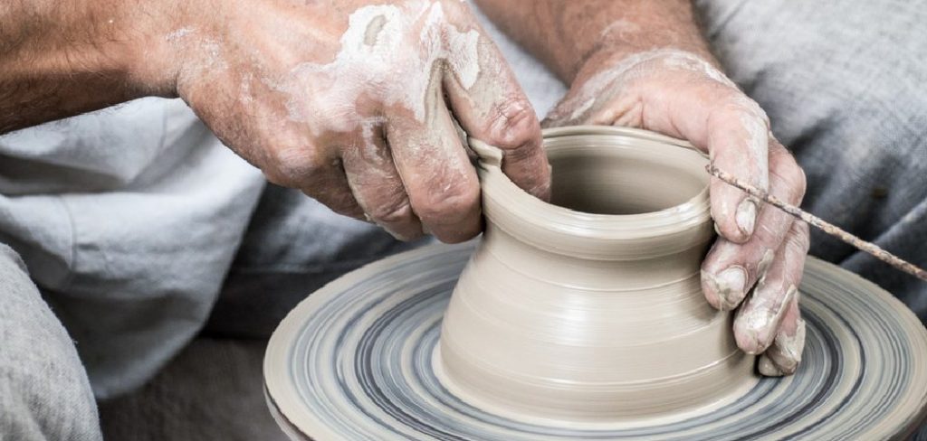 How to Make Pottery With Recycled Clay