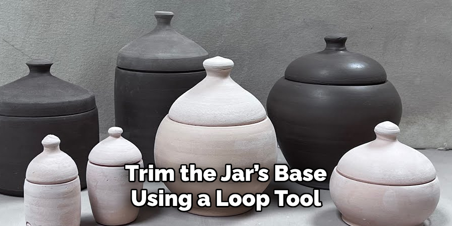 Trim the Jar’s Base Using a Loop Tool